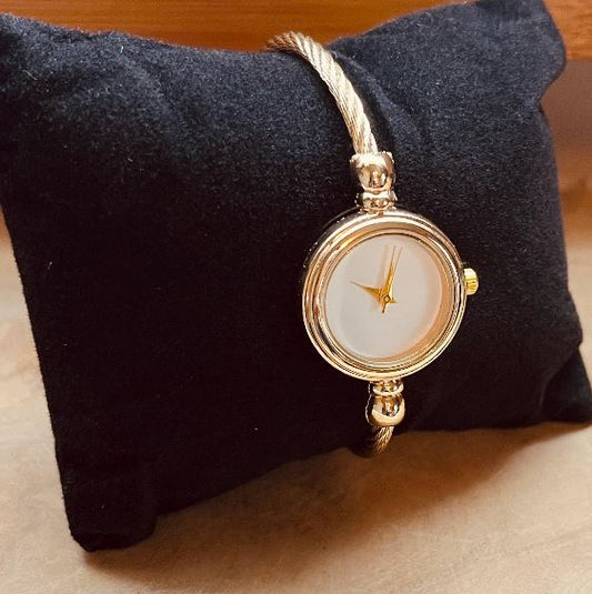 Gold Rope Bangle Watch, Round Bezel Watch, Pointer Quartz, White & Gold Watch, Adjustable, Bracelet Stack, Minimalist, Retro Style, Dainty, Elegant Twist Band