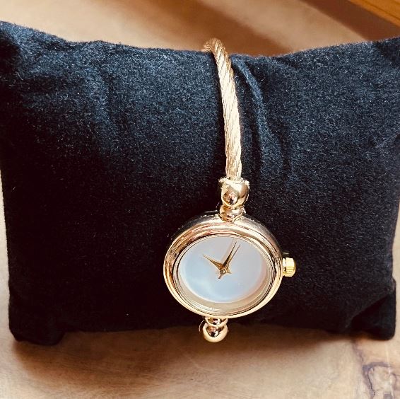 Gold Rope Bangle Watch, Round Bezel Watch, Pointer Quartz, White & Gold Watch, Adjustable, Bracelet Stack, Minimalist, Retro Style, Dainty, Elegant Twist Band