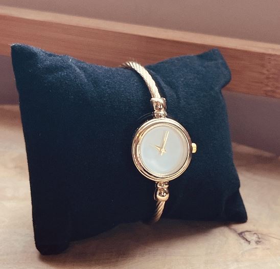 Gold Rope Bangle Watch, Round Bezel Watch, Pointer Quartz, White & Gold Watch, Adjustable, Bracelet Stack, Minimalist, Retro Style, Dainty, Elegant Twist Band