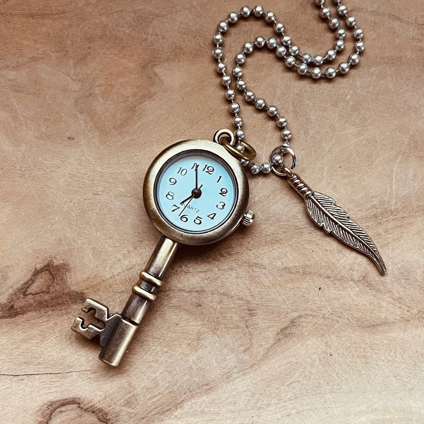 Vintage-Style Key Watch Necklace. Antique Brass Key Pendant with Working Quartz Clock, Steampunk Jewelry, Bronze Watch Charm, Clock Pendant
