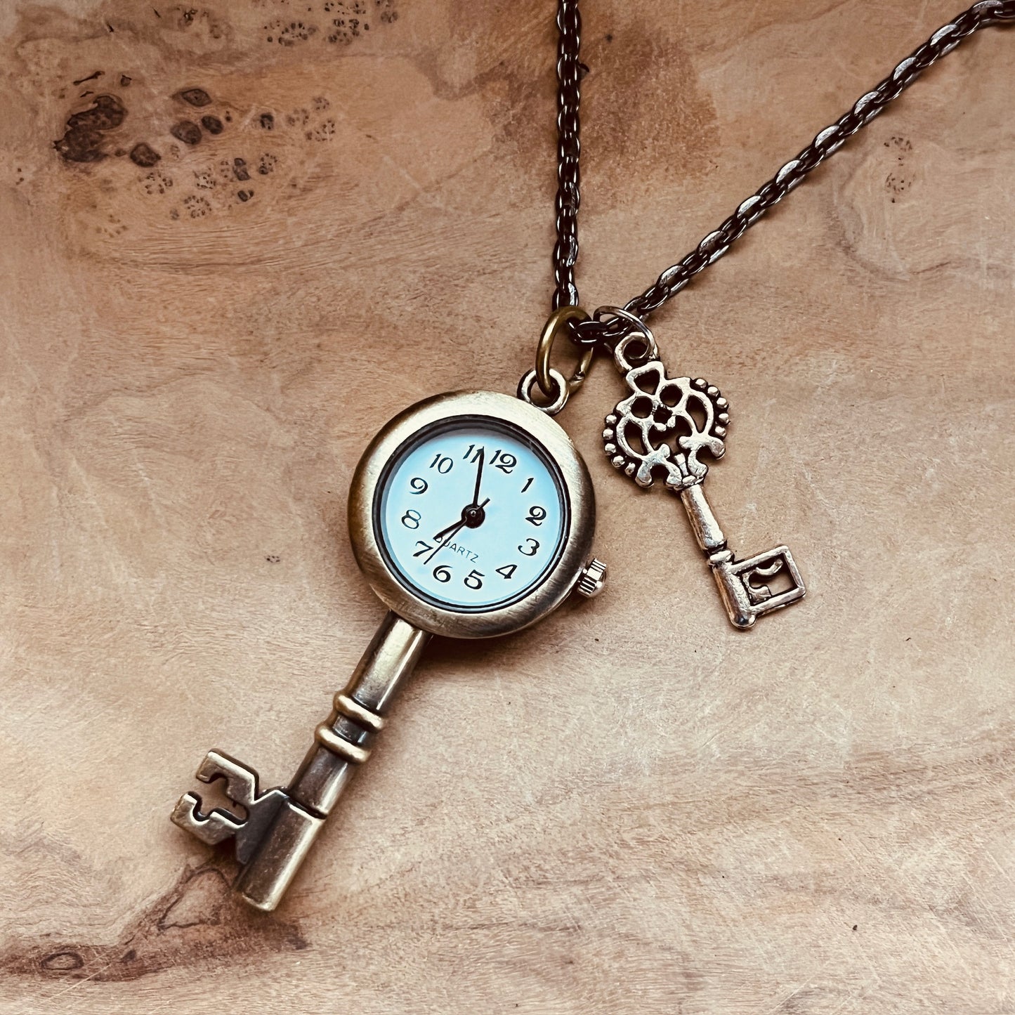 Vintage-Style Key Watch Necklace. Antique Brass Key Pendant with Working Quartz Clock, Steampunk Jewelry, Bronze Watch Charm, Clock Pendant