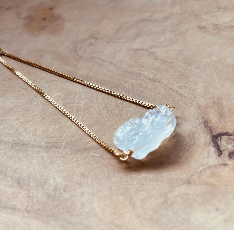 Adjustable Moonstone Bracelet – Dainty Gold Chain with Genuine Raw Moonstone, Minimalist Jewelry, Gift for Her