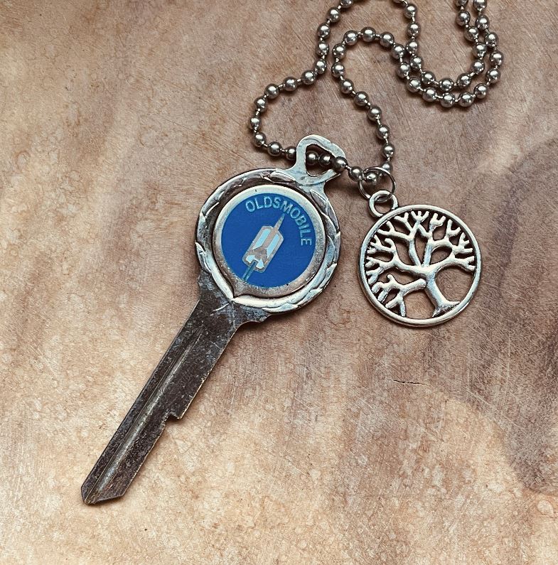 Vintage Oldsmobile Crest Key Necklace, Cutlass Delta 88 Toronado 442, Classic Oldsmobile Keychain Jewelry