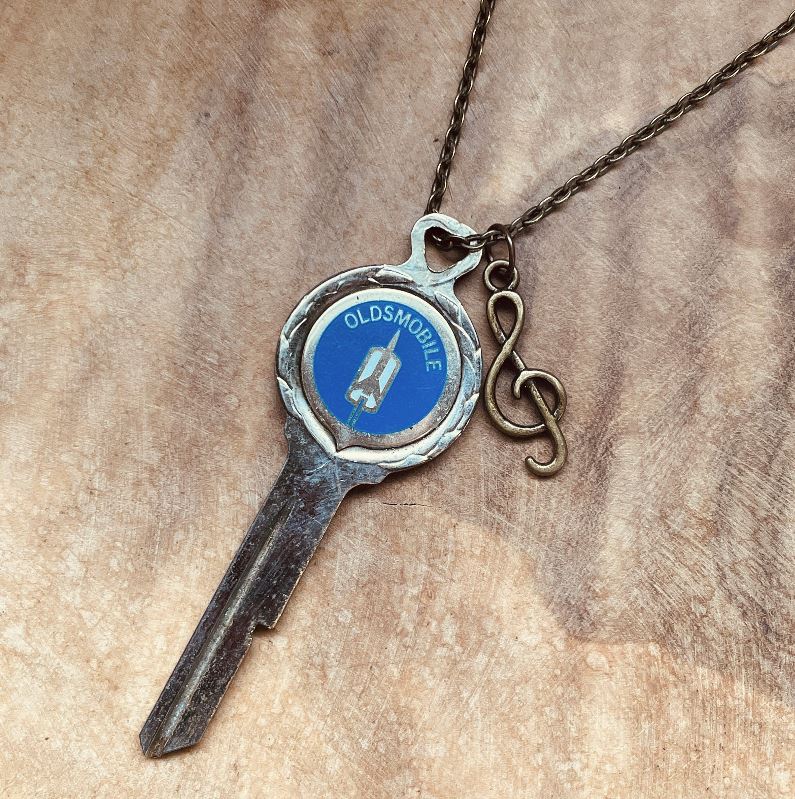 Vintage Oldsmobile Crest Key Necklace, Cutlass Delta 88 Toronado 442, Classic Oldsmobile Keychain Jewelry